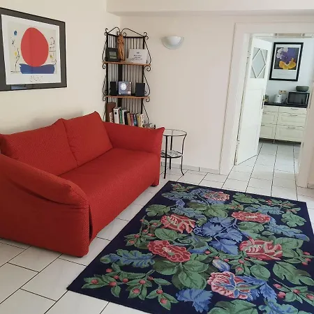 Dahlem Fu Apartment *